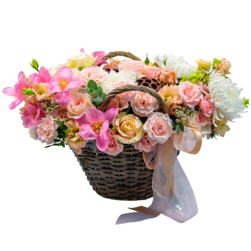 Цветочная композиция в корзине «Экзотический шарм»