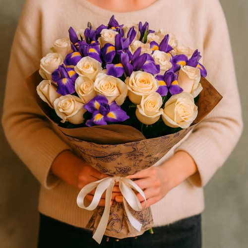 Букет из свежих цветов «Лунный свет»