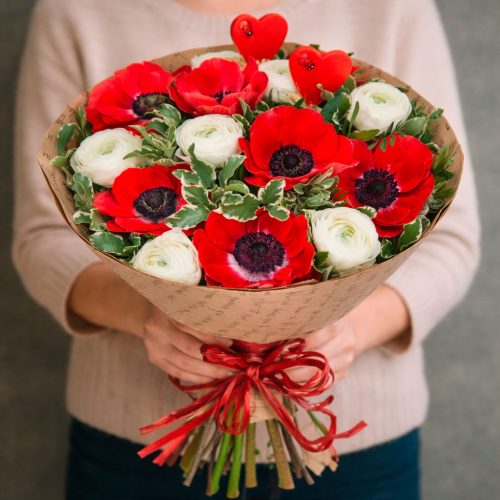 Цветочный букет «Пылающая нежность»